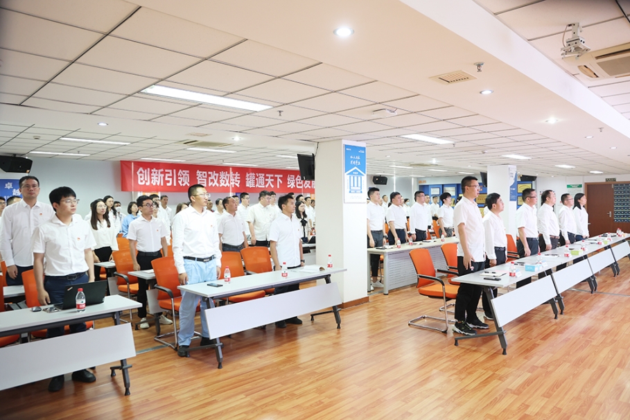 8151a8ad2f87bb4d078fb81944f27a94